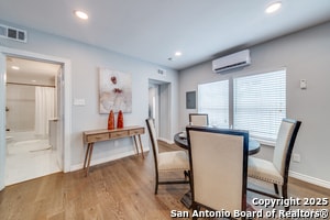 Photo - 811 W Kings Hwy