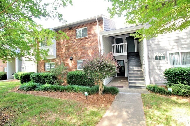 Building Photo - (Coming Soon) 2 Bedroom Condo In South Park! Unit I