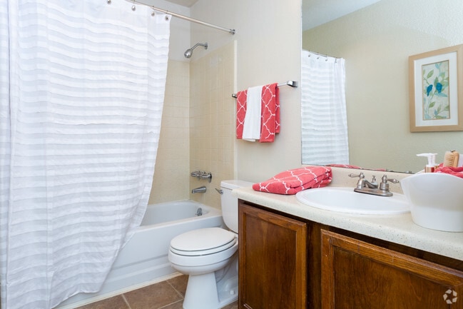 2BR,2BA-944sft