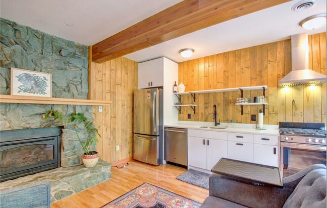 Photo - 16475 Fairway Dr Unidad Basement Apt 1 bedroom