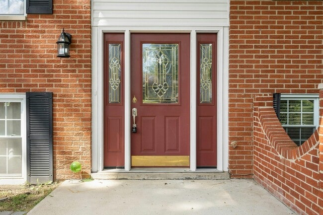 Photo - 2045 La Grange Rd