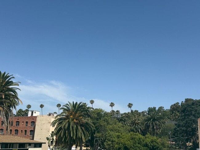 Photo - 1816 N Gramercy Pl Unit 104
