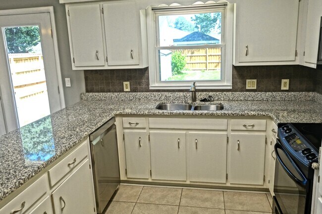 Photo - 3306 Hastings Rd SW