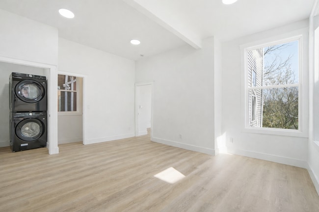 Photo - 2210 Eureka Ter