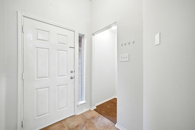 Photo - 6931 Hamilton Falls Ln