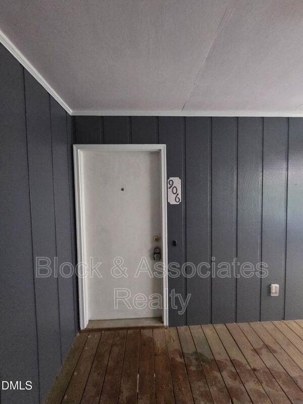 Photo - 906 W Chatham St