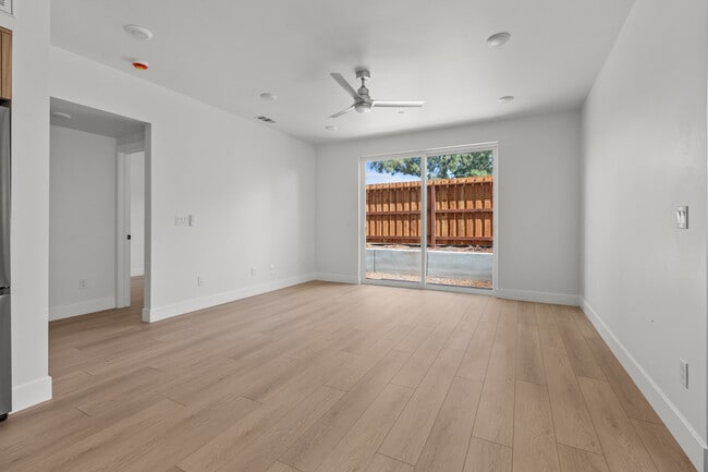 Photo - College Oak Townhomes