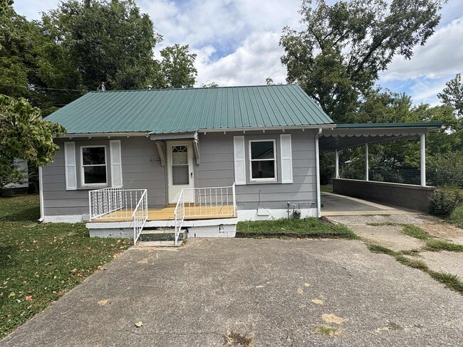 Building Photo - Spacious Home for Rent!