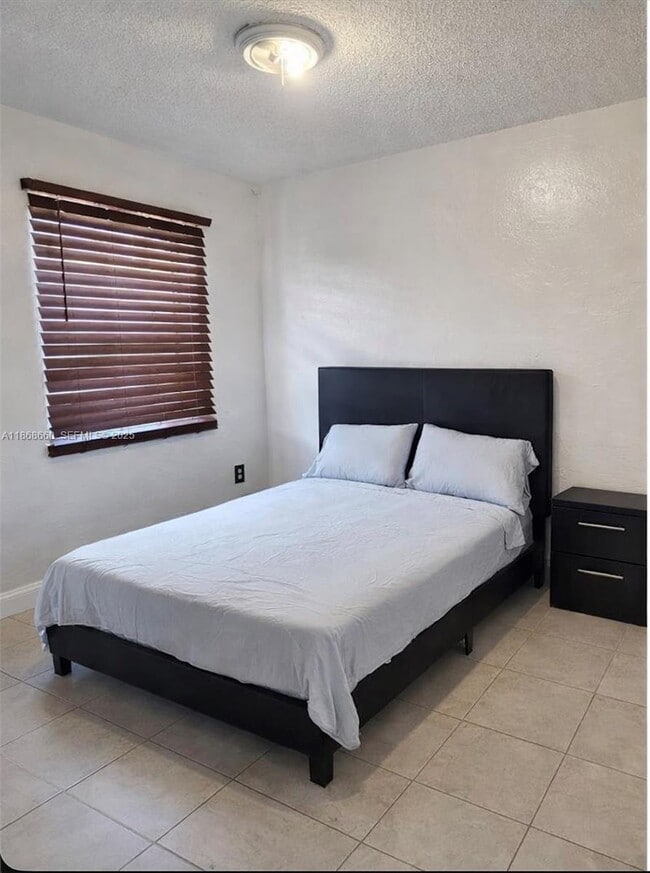 Photo - 715 NW 7th Ave Unidad 1-5