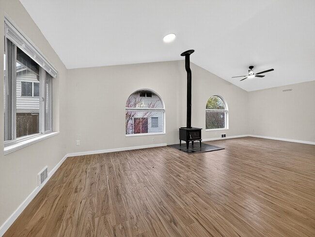 Photo - 5502 NE 10th St