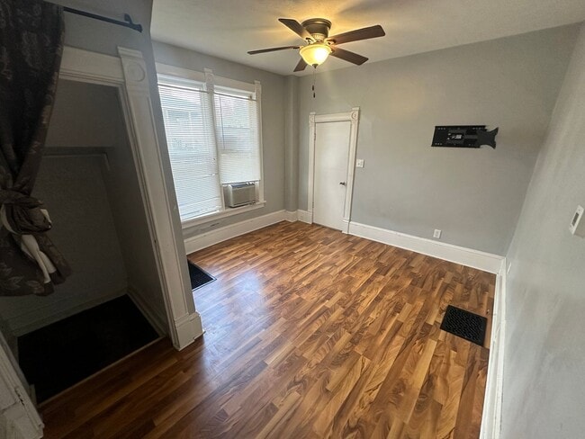 Photo - 302 S Prairie St Unit 02