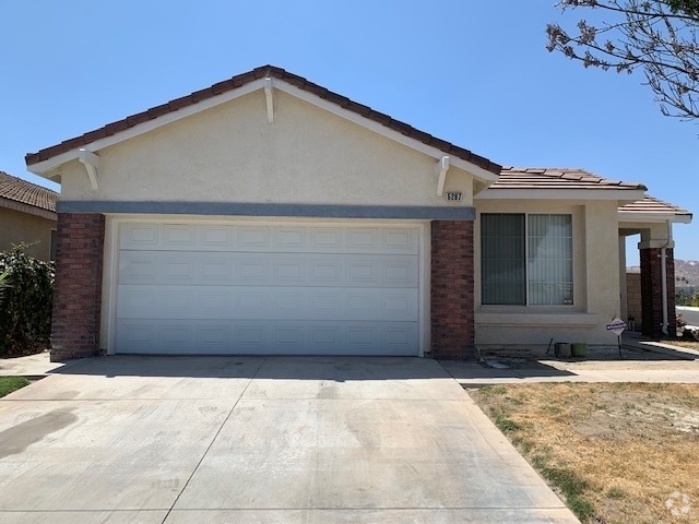 Building Photo - Single Level 3 bedroom home