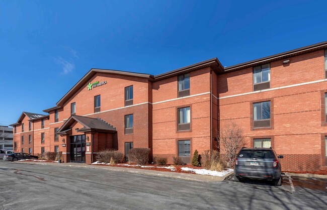 Building Photo - Furnished Studio-Des Moines - West Des Moines Rental