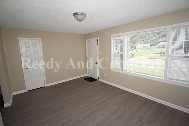 Photo - 91 Eastview Dr