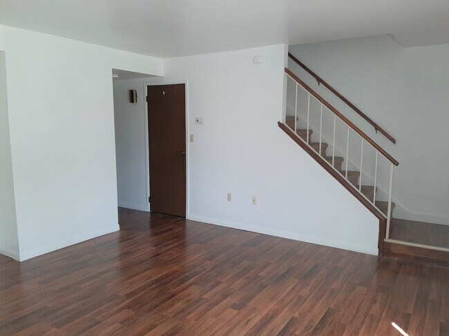 Folleto/Volante de marketing - 618 N Terrace Dr