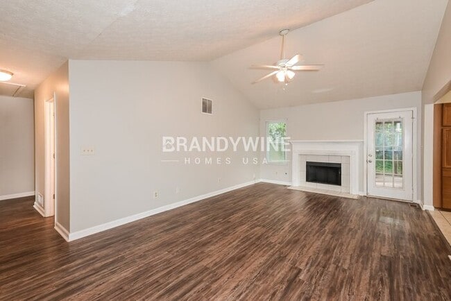 Photo - 630 Fern Terrace SE