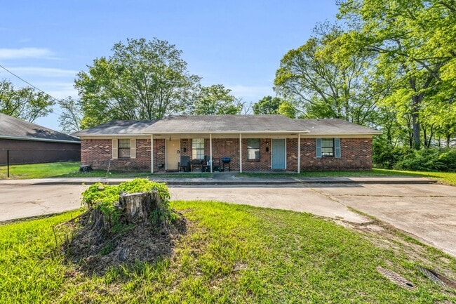 Building Photo - 503 Cromwell St Unit 503