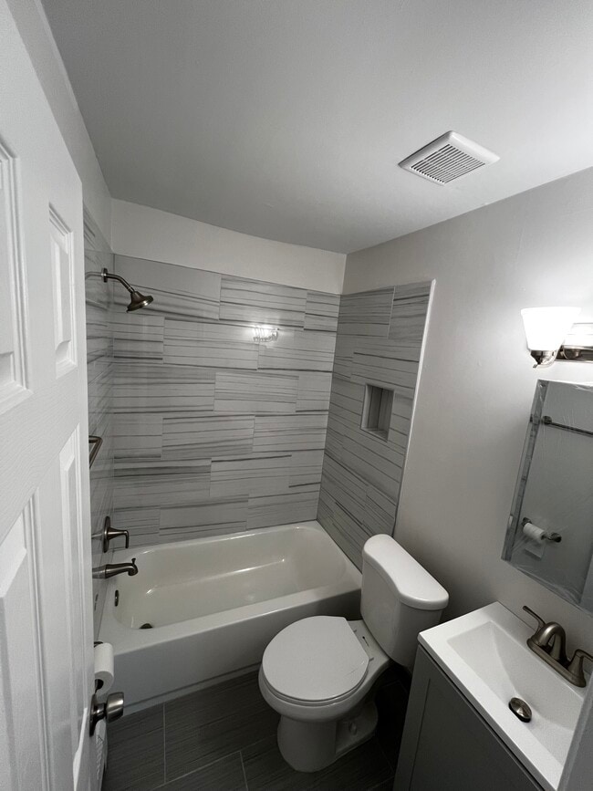 Bathroom - 50 Thomas Rd Unit 52