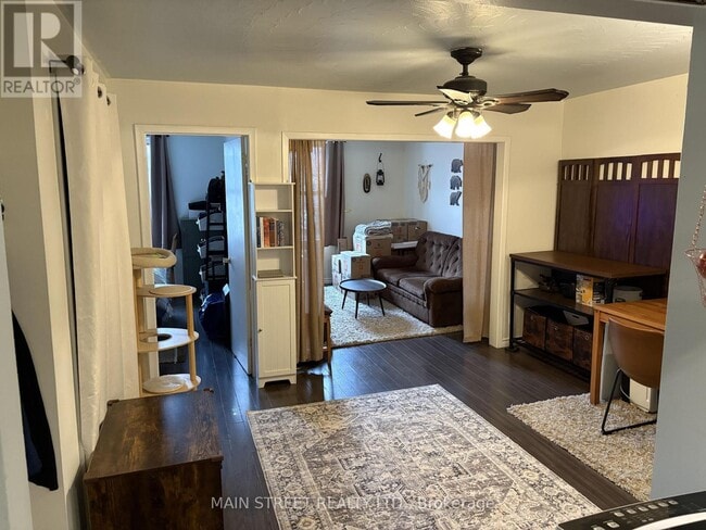 Photo - 237 Main St S