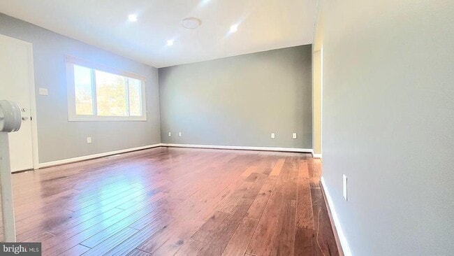 Building Photo - 14707 Brook Dr