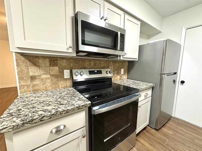 Photo - 504 Raymond St