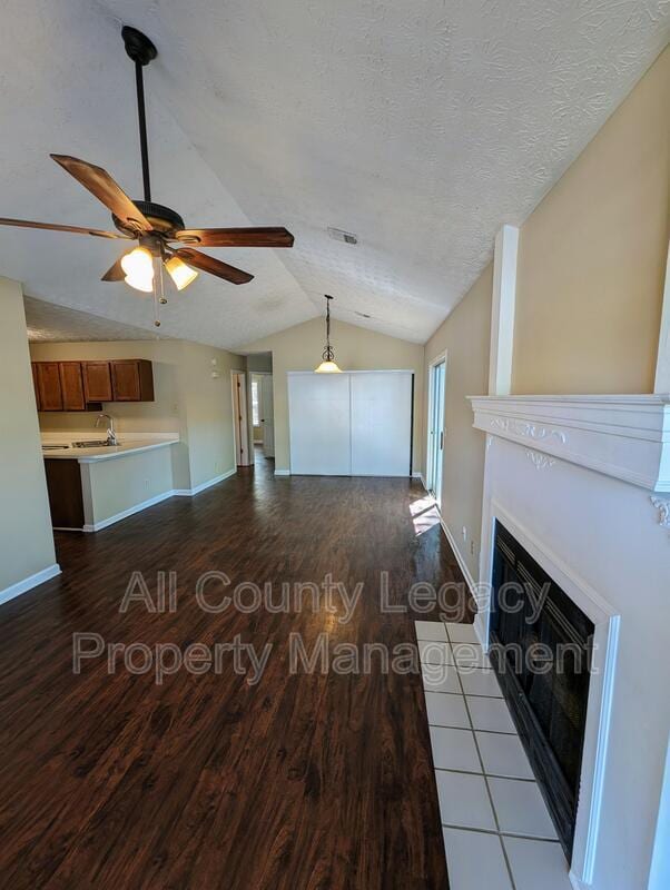 Photo - 1307 Yorkshire Ln
