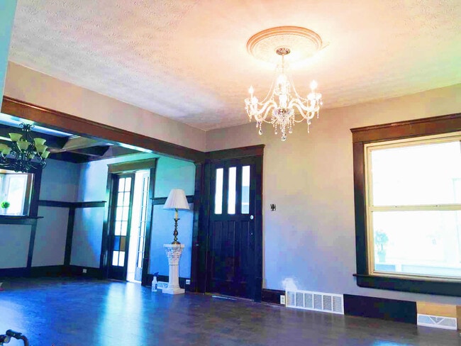 Photo - 823 Bloomfield Ave