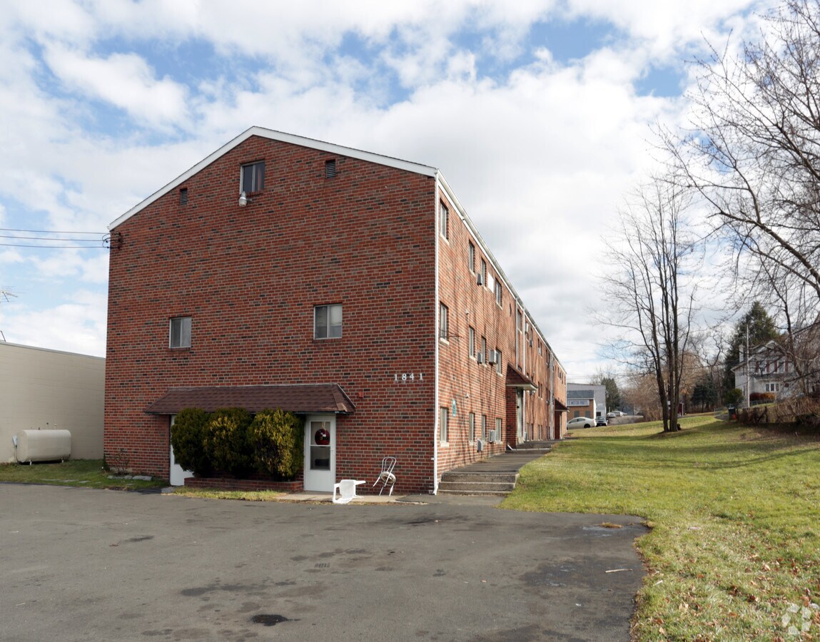 Photo - 1841 Davisville Rd Apartments