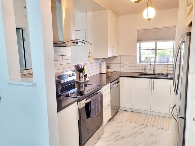 Photo - 2903 63rd St W