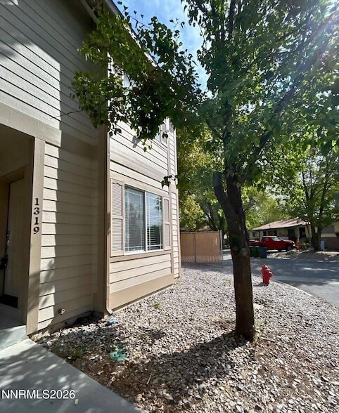Photo - 1319 Powell Ln