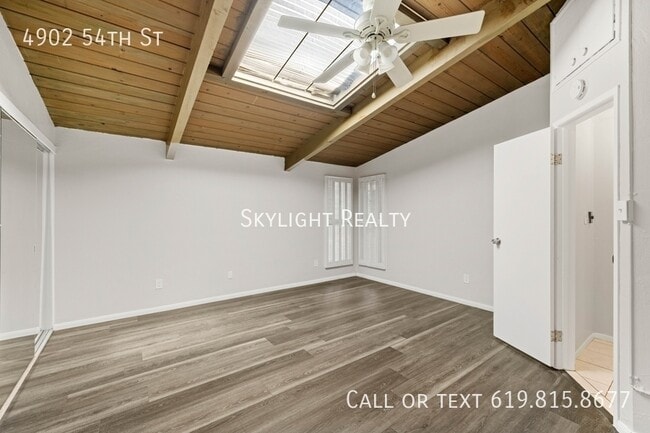 Photo - 4902 54th St