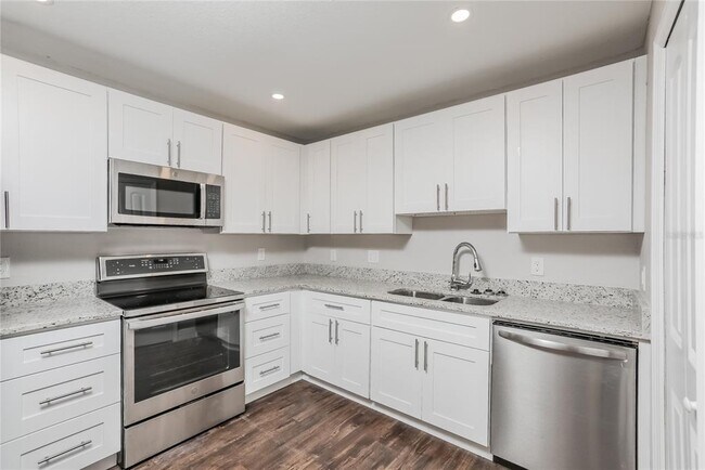 Photo - 5709 Ridgeway Dr House