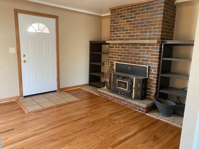 Photo - 296 E Howard St