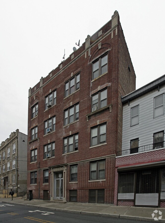 Photo - 319 Summit Ave