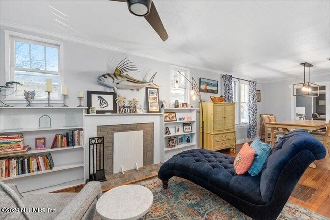 Photo - 2883 Forbes St