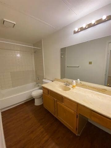 Photo - 7126 Holly Hill Dr Unit 105