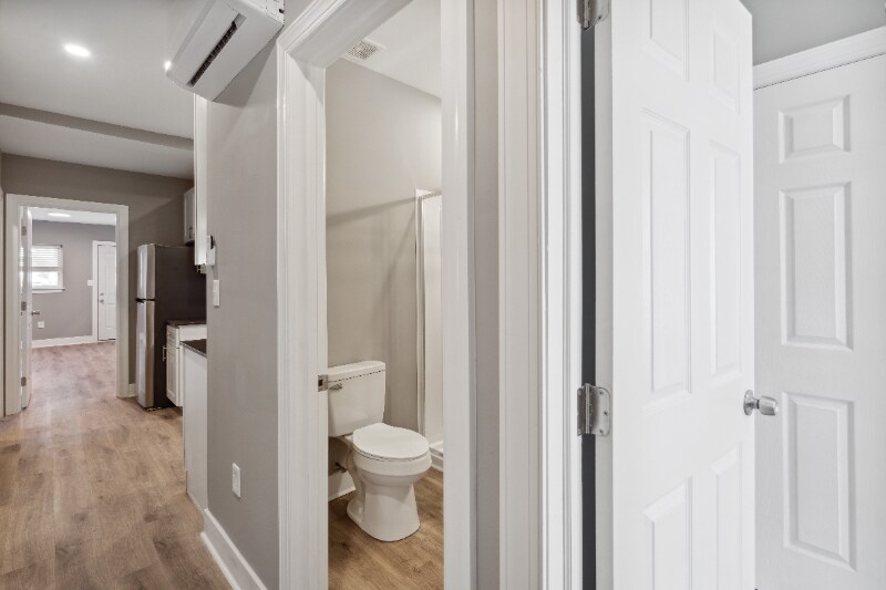 Photo - 1223 W Somerset St Unidad PH015