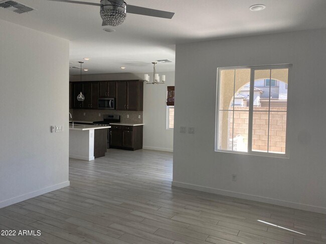 Photo - 823 W Gail Dr