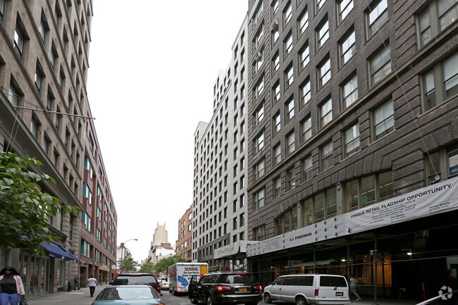 Photo - 55-61 W 17th St