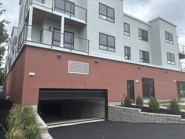 Photo - 1391 Main St Unit 207