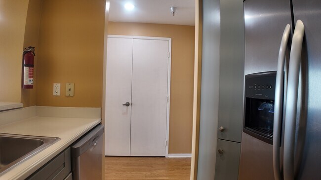 Photo - 655 Columbia St