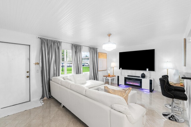 Photo - 340 Horizons W