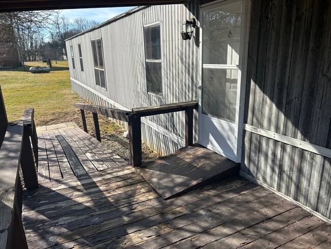 Photo - 2734 Middle Leesville Rd