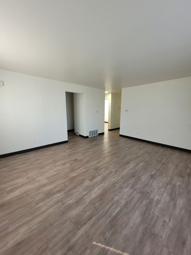 Photo - 1208-1210 Vandenberg Ave Unit 1208 Vandenberg Ave