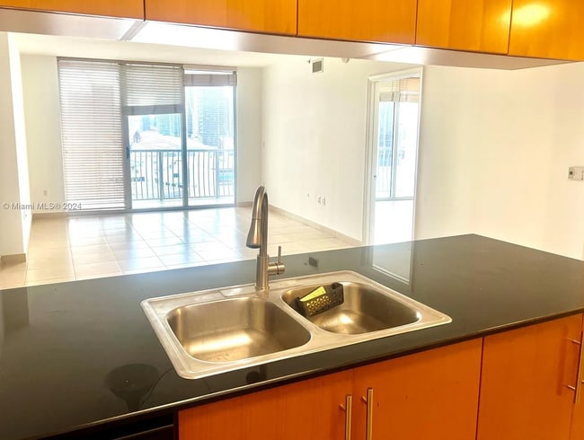 Building Photo - 1750 N Bayshore Dr Unit 1810 Rental
