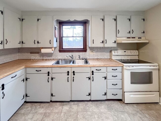 Photo - 241 Mallego Rd