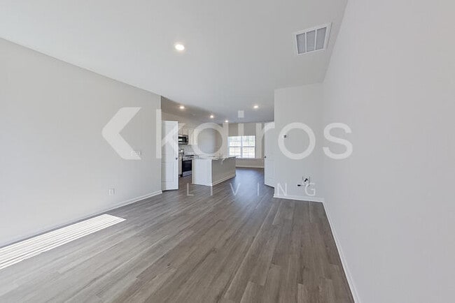 2461 Banyan Cir