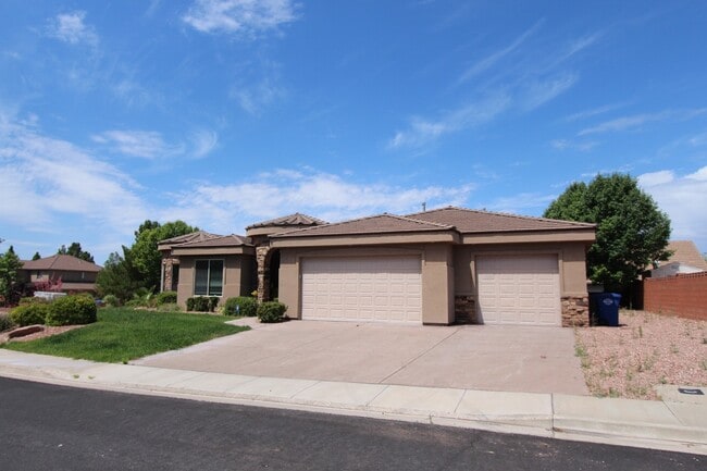 Photo - Spacious 3-Bed, 2-Bath Home with Open Floor Plan and Premium Amenities
