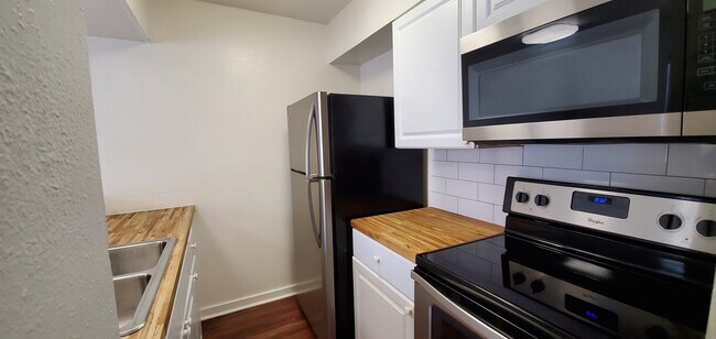 Photo - 200 E Courtland Pl