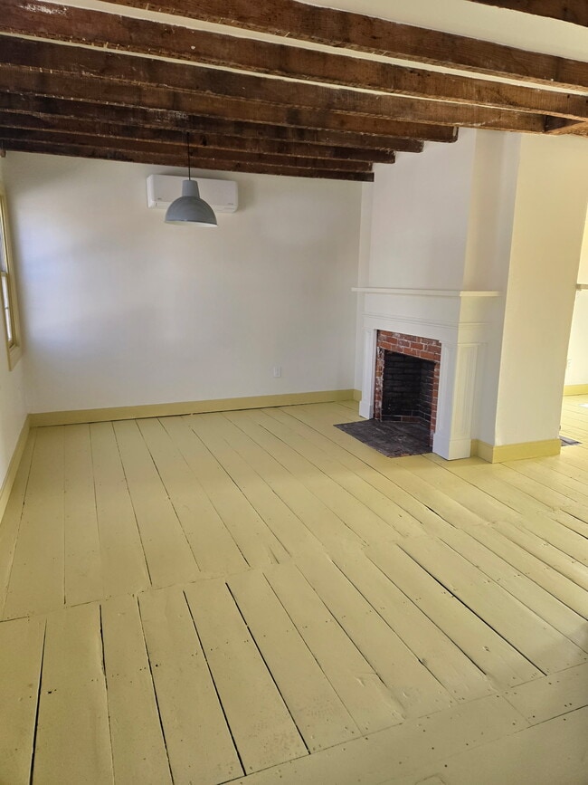 Photo - 5 Oil Mill Ln Unit 5